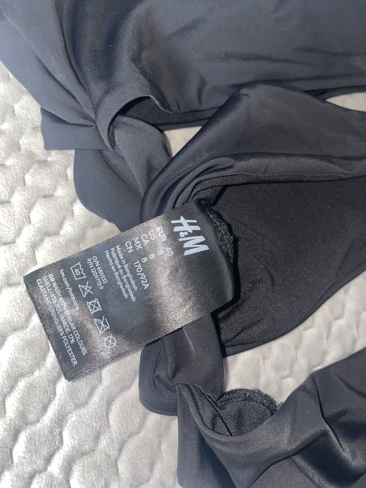 Dwa modne kostiumy kąpielowe EUR 40