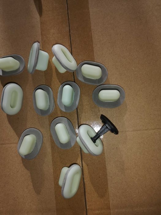 Rover 75 MG ZT spinko-kołki podszybia z tulejką NOWE