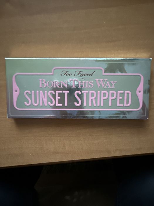 Sprzedam palete cieni do powiek Too Faced