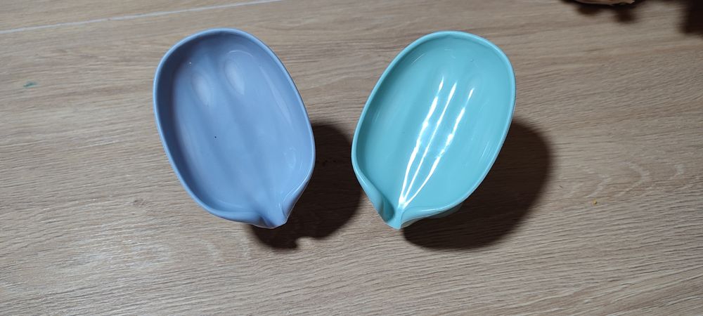 2 Saboneteiras, elegante e moderna com drenagem de água