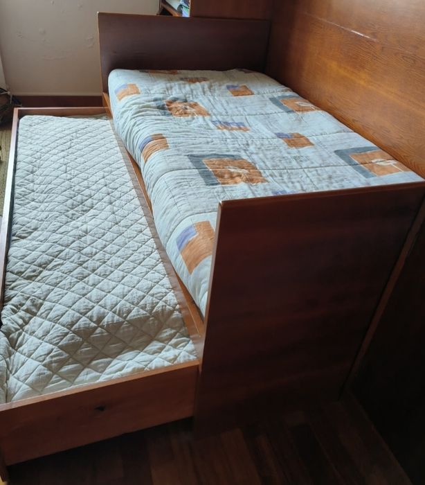 Estúdio de solteiro com 2 camas