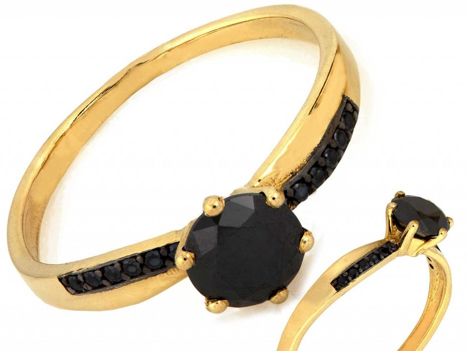 Pierścionek złoty z onyksem i czarnymi cyrkoniami