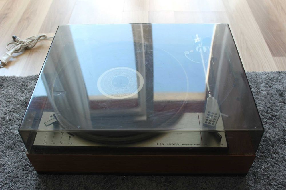 Gramofon Lenco L75