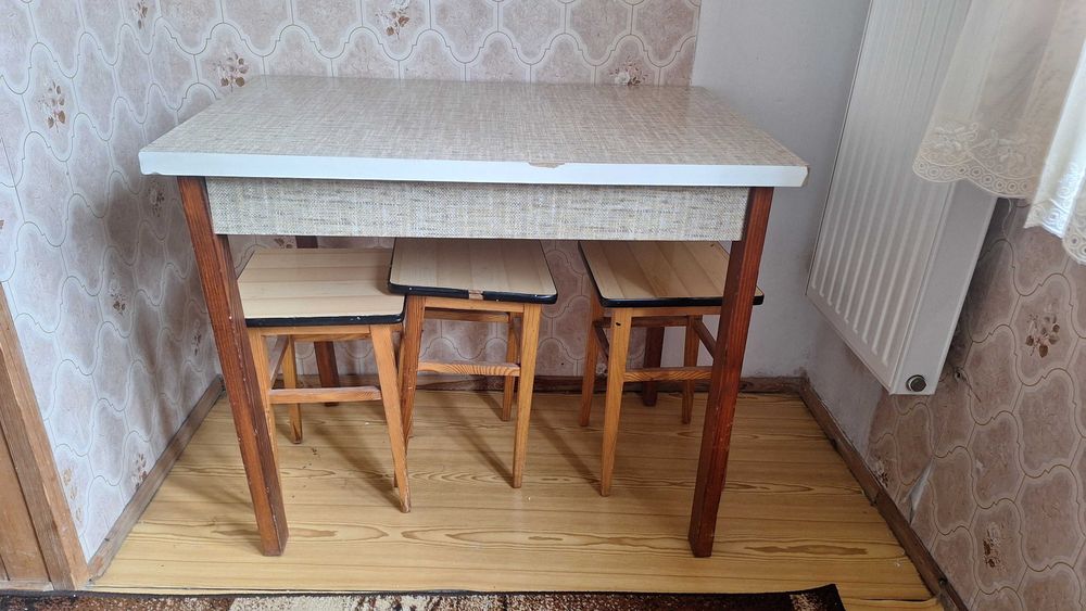 Oddam stol i taborety