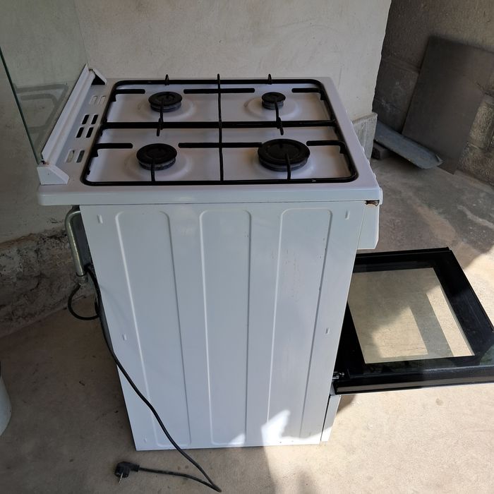 Продам газову плиту. Beko Cse 52110 Gw