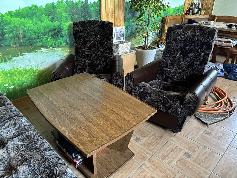 Диван, крісла та стіл