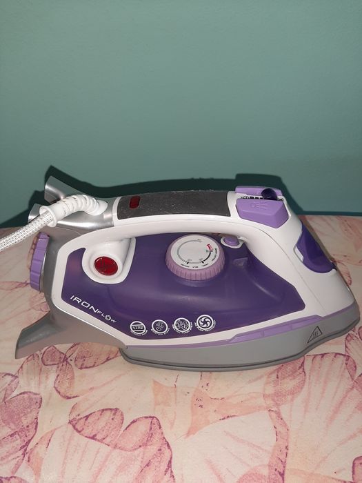 Vendo Ferro Engomar Hoover IronFlow - Usado em excelente estado