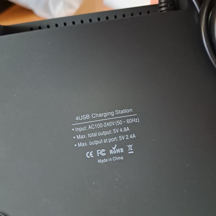 4-portowa stacja ładująca USB