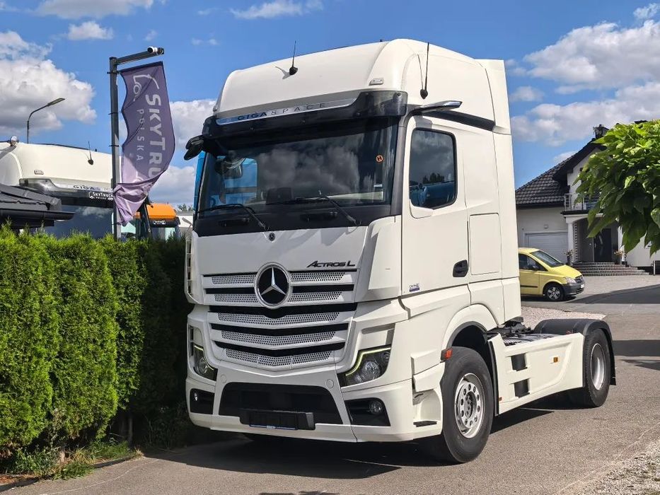 Mercedes-Benz
