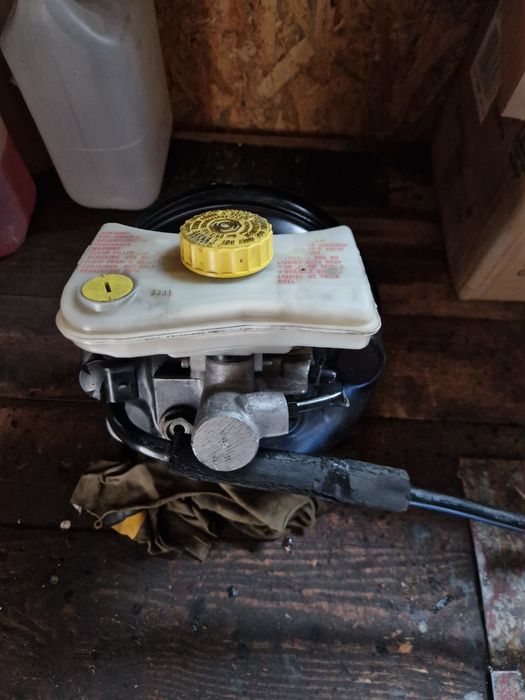 Serwo hamulcowe Audi A4 B6 8EO 612 105J