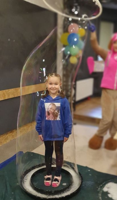 Шоу мильних бульбашок. Мильні бульбашки. Мыльные пузыри.