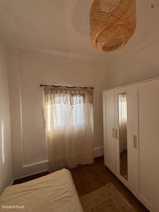 Quarto - localizado em Setubal