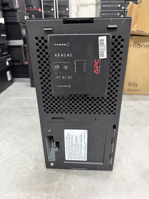 Джерело безперебійного живлення APC Smart UPS 2200XL