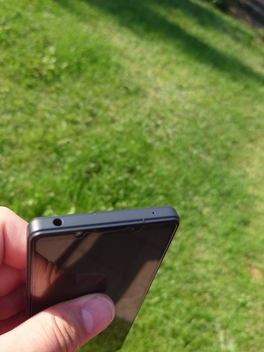 Компактный флагман Sony Xperia 5 v mark5 8/128гб