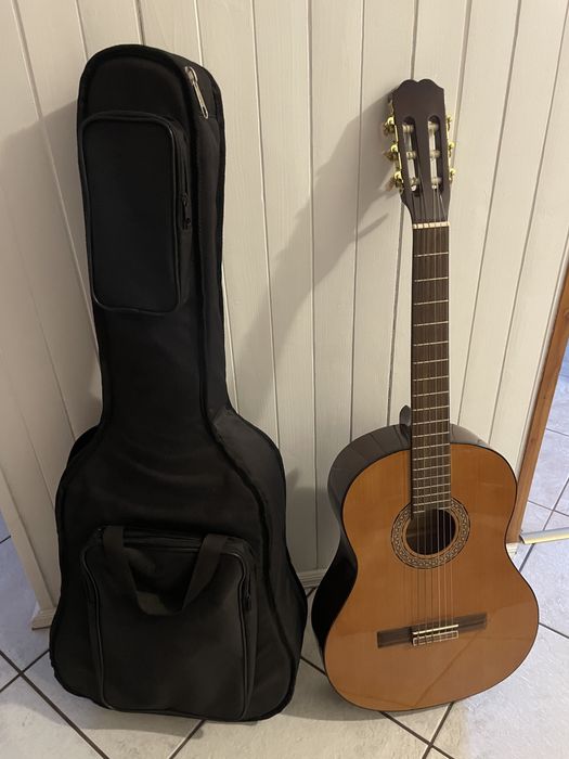 Gita klasyczna  Durango MG-930 i legendarny pokrowiec Słoń