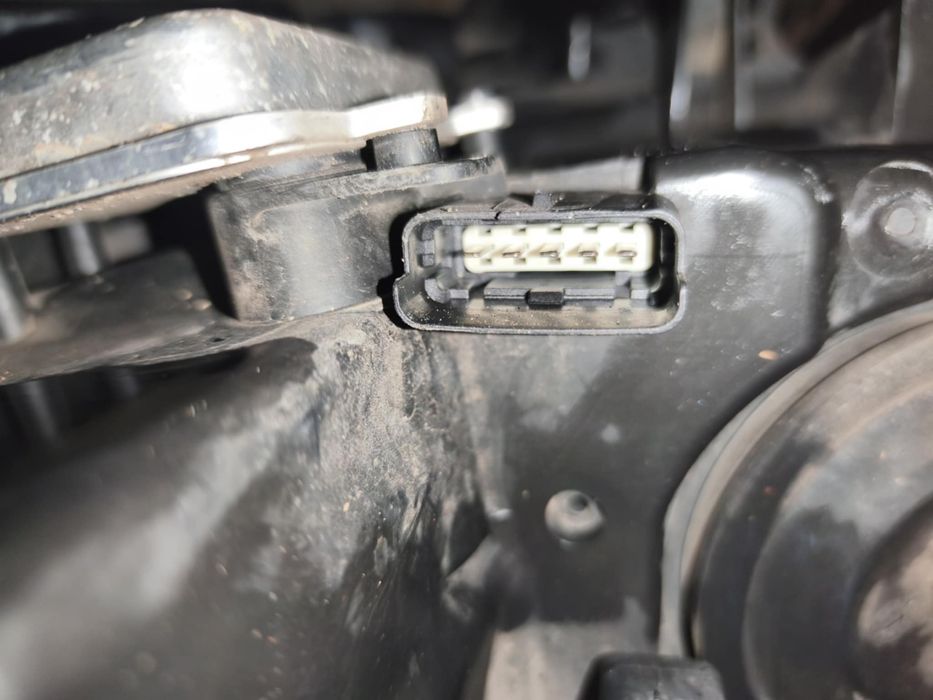 Lampy przednie Renault Scenic II – xenon, komplet