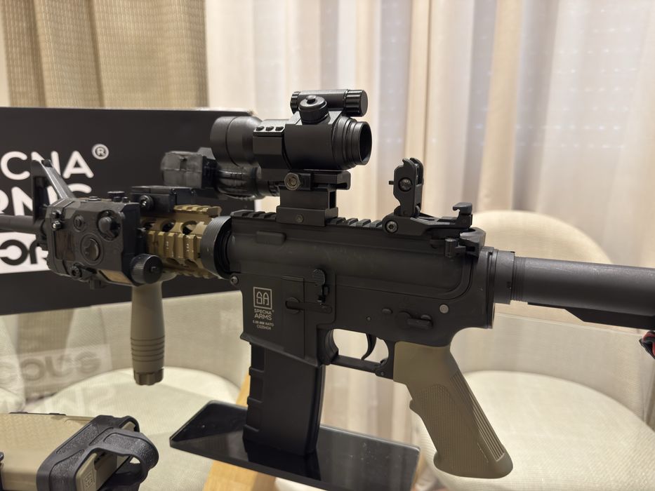 Arma M4 Airsoft Specna Arms+ Acessorios