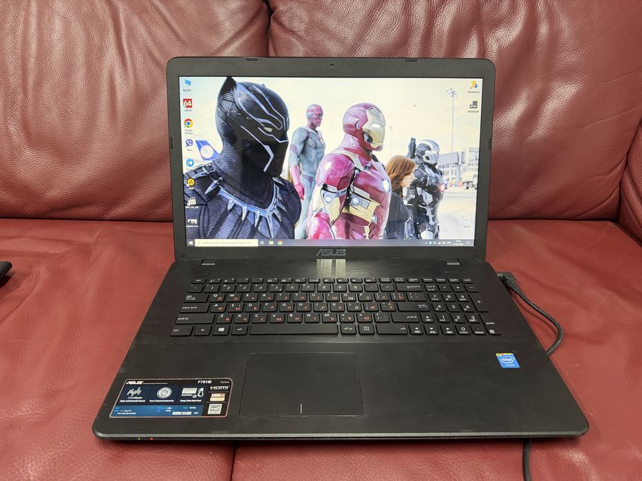 17.3 дюймовий ASUS F751M