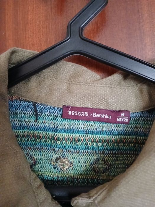 Camisa de senhora tam M marca Bershka