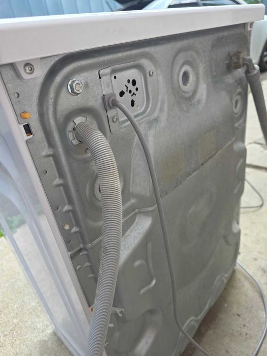 Пральна машина Beko у відмінному стані, як нова. Використовувалася всього 2 роки.