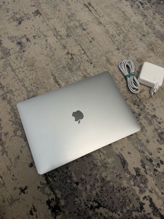 MacBook Pro 2020 16/512gb