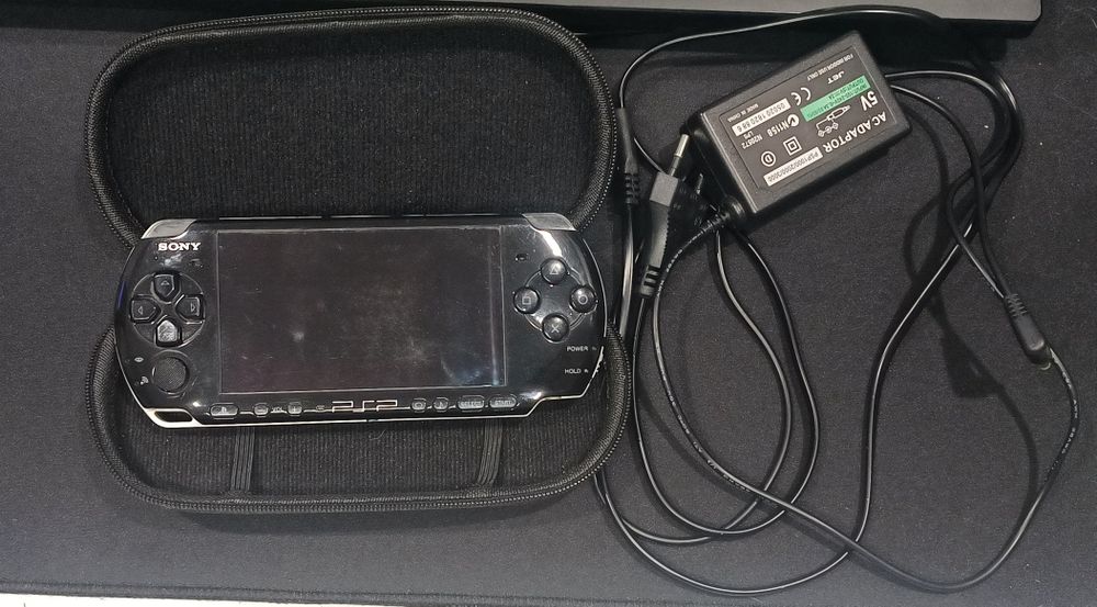 Psp-3004 (64gb modded: RetroArch)
