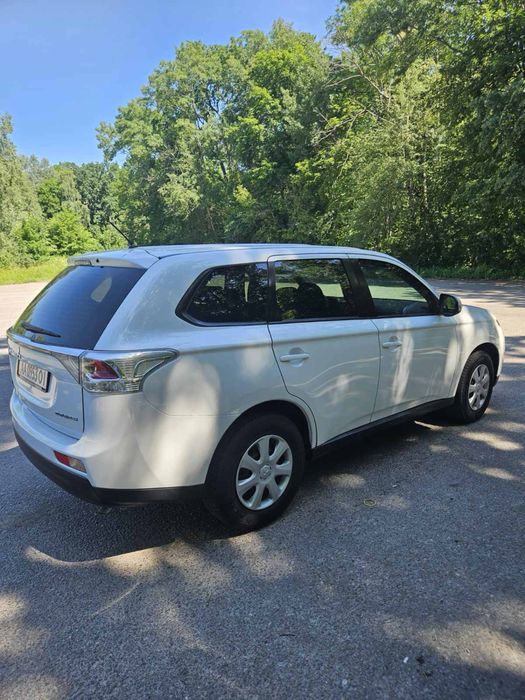 mitsubishi outlander