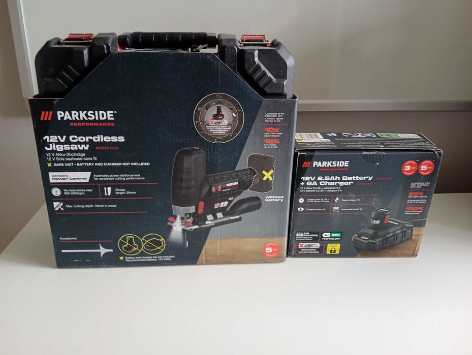 Wyrzynarka Parkside + akumulator + ładowarka