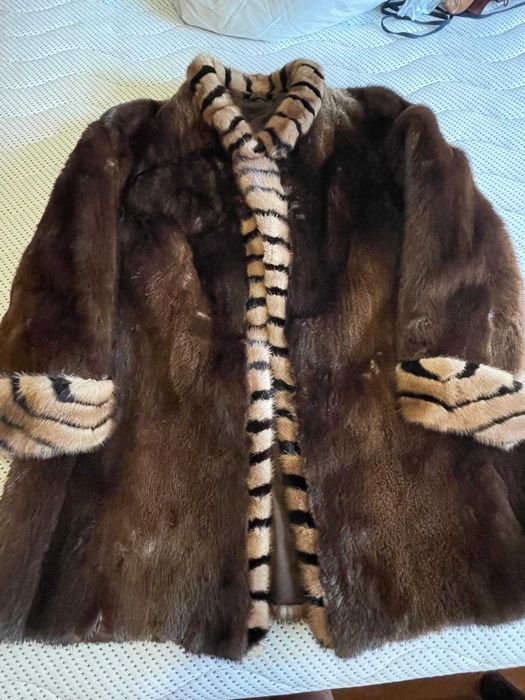 Casaco XL em Pele de Vison – Marrom Escuro, Luxo Atemporal