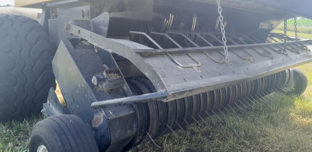 Prasa belująca New Holland 6090