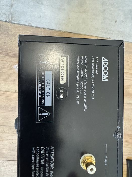 Продам свой  звуковой комплект Акустика Yamaha S12e/Усилитель Adcom GFA-5300/Микшер Phonic