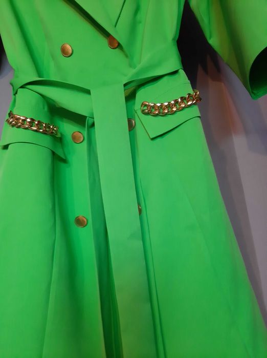 Piękny płaszczyk, sukienka