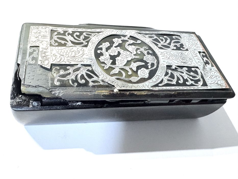Para restauro: antiga caixa de rapé asiática em tortoise e casquinha