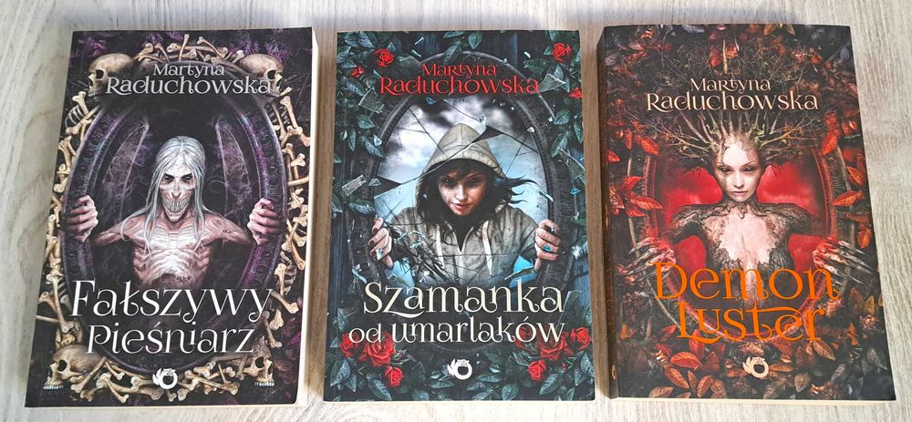 Raduchowska Fałszywy pieśniarz + Szamanka od umarlaków + Demon luster