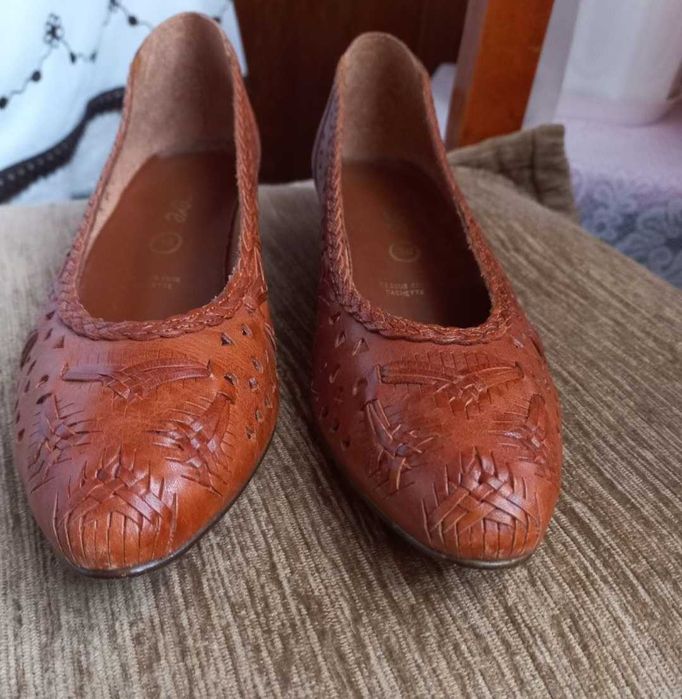 Жіночі шкіряні туфлі привезені із закордону