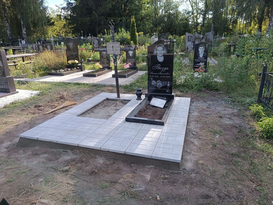 Памятники, гранитные ограды, цоколя