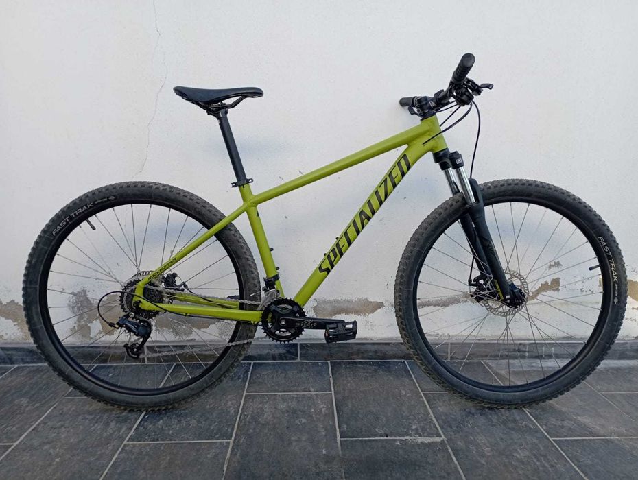 Specialized Rockhopper 2023 como nova