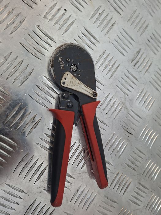 What Інструмент для обтиску кабельних штирьових наконечників муфт жил