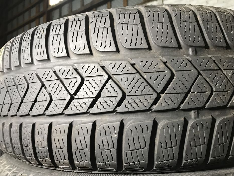 Шини б/у зима 215/60 16 Pirelli sotozero 3