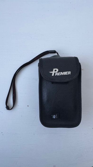Câmara analógica Premier PC-6611 com flash.