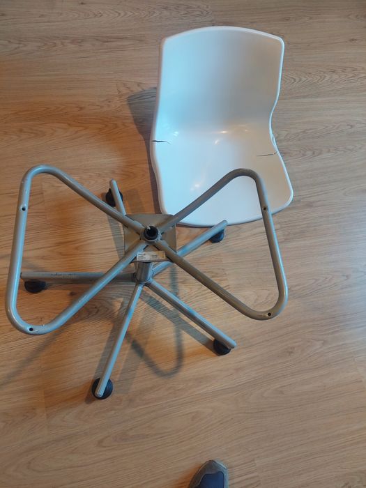 Cadeira Ikea SNILLE suporte