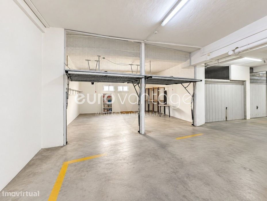 Apartamento T2+1 com 2 Garagens & Sótão | Casal dos Matos, Pousos,...