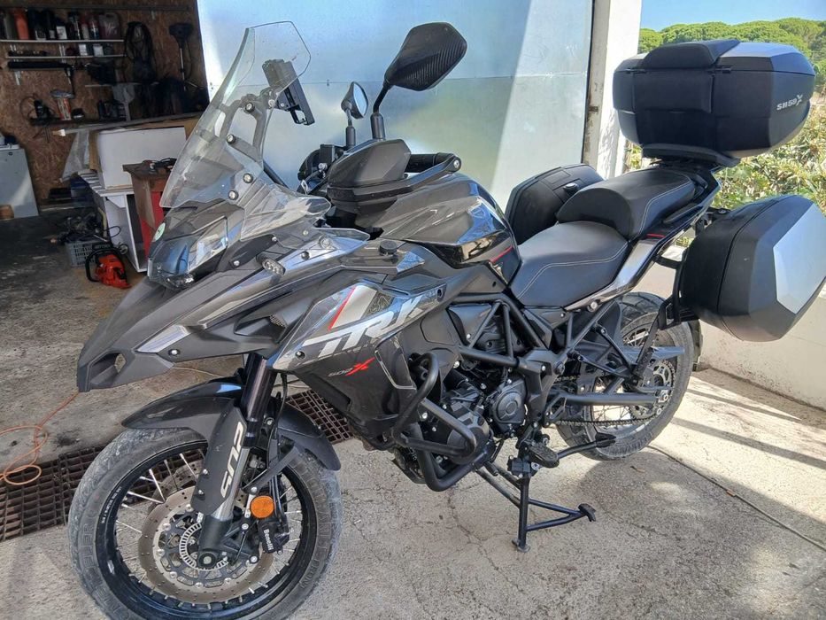 Benelli TRK 502X 2023 – 8.641 km – 3 Malas SHAD
