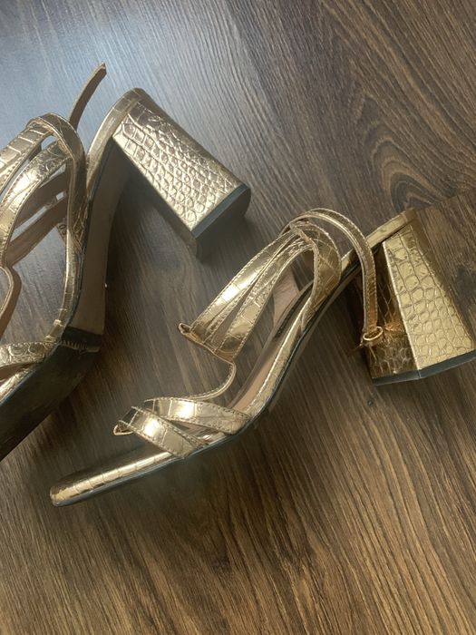 Боссоножки Anna Cori. Размер 37,5/38 маломерят