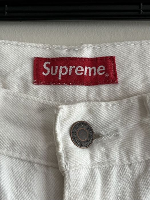 Supreme x Levi’s SS17 Washed Logo Jeans