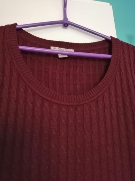 Sweterek z kieszeniami