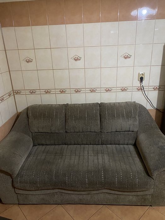 Szara sofa nie rozkładana