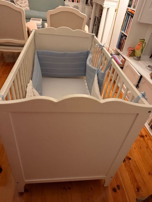 Cama de grades de bebé IKEA