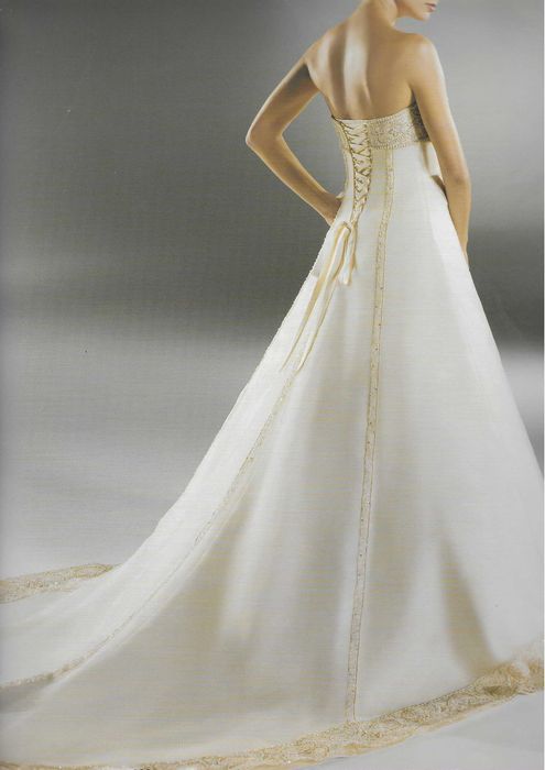 Vestido de noiva de alta costura em organza [36]