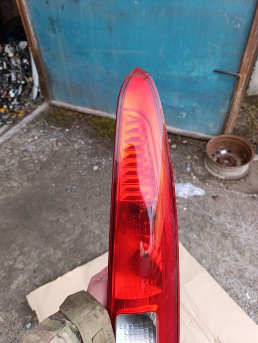 Фонарь задний правый Ford Fusion 2006-2012г Оригинал.